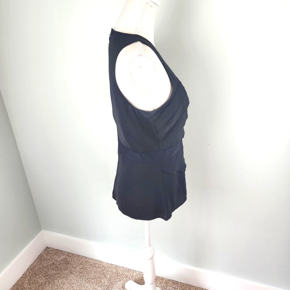 BANANA REPUBLIC WOMEN'S SLEEVELESS TIERED LAYER WAVE FRONT TOP SIZE 6 BLACK - Picture 5 of 10